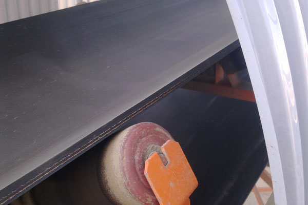 RUBBER CONVEYOR BELT